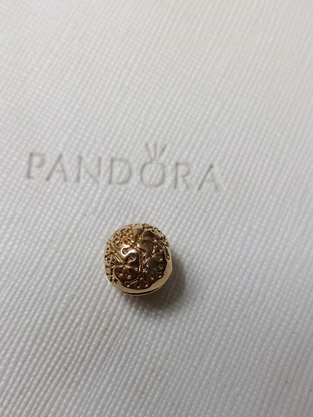 Pandora 14k Gold Clip Vintage 2016 Lucerne Clip ( One Clip Only)